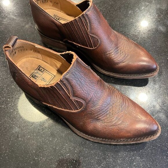 Frye - Women's booties, size 7, like new - Picture 2 of 4